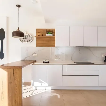 Oasis Buddha Garden By Sunkeyrents אדחה