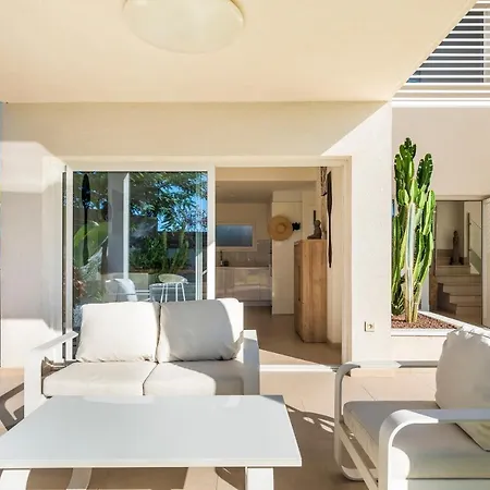 Oasis Buddha Garden By Sunkeyrents * אדחה