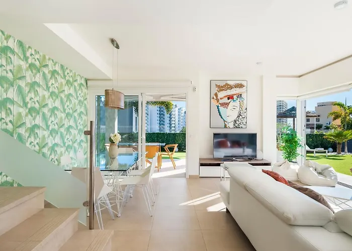 Oasis Buddha Garden By Sunkeyrents Villa *