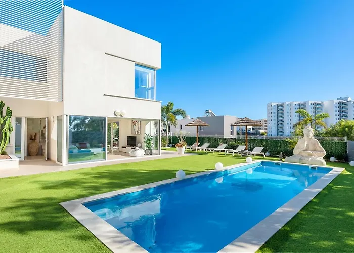 Oasis Buddha Garden By Sunkeyrents Villa *